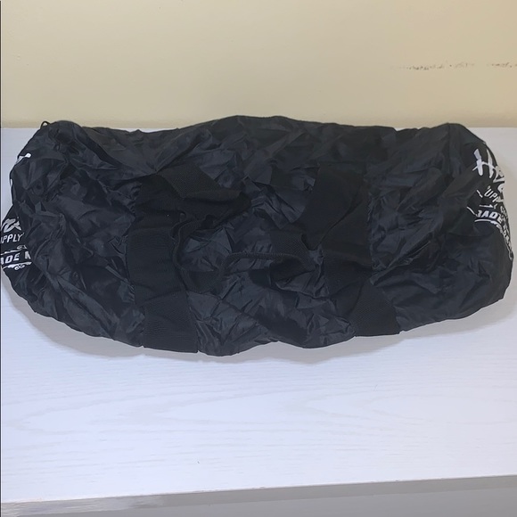 Herschel packable duffle - Picture 2 of 3